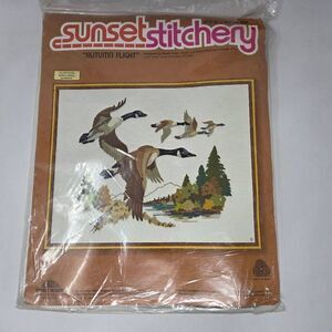 SUNSET STITCHERY EMBROIDERY CREWEL KIT 2455 AUTUMN FLIGHT GOOSE 16"×20" VINTAGE